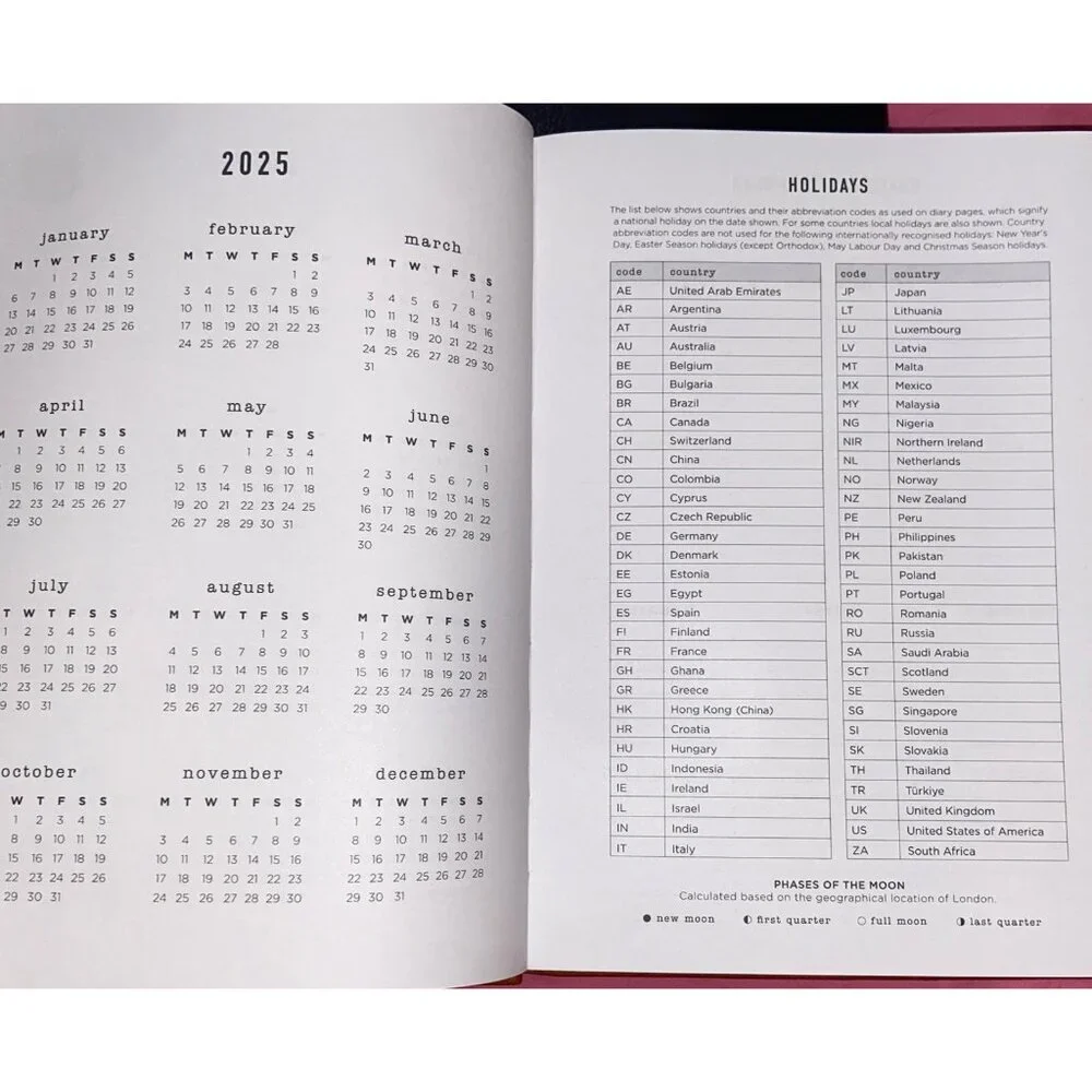 Leeds of London Weekly Planner‎ 2024 Holidays Monthly Career Organizer British